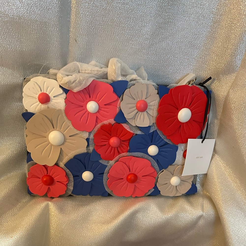 Kate spade flowered crossbody - Picture 1 of 9